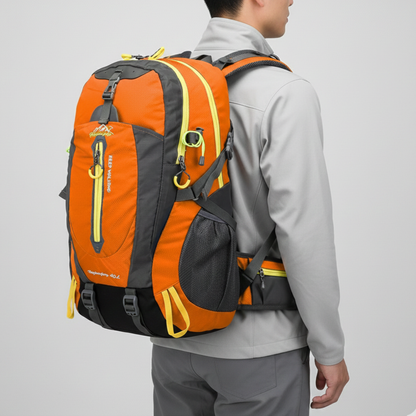 Camp Basel | Wasserfester Laptop Rucksack 40 Liter 9