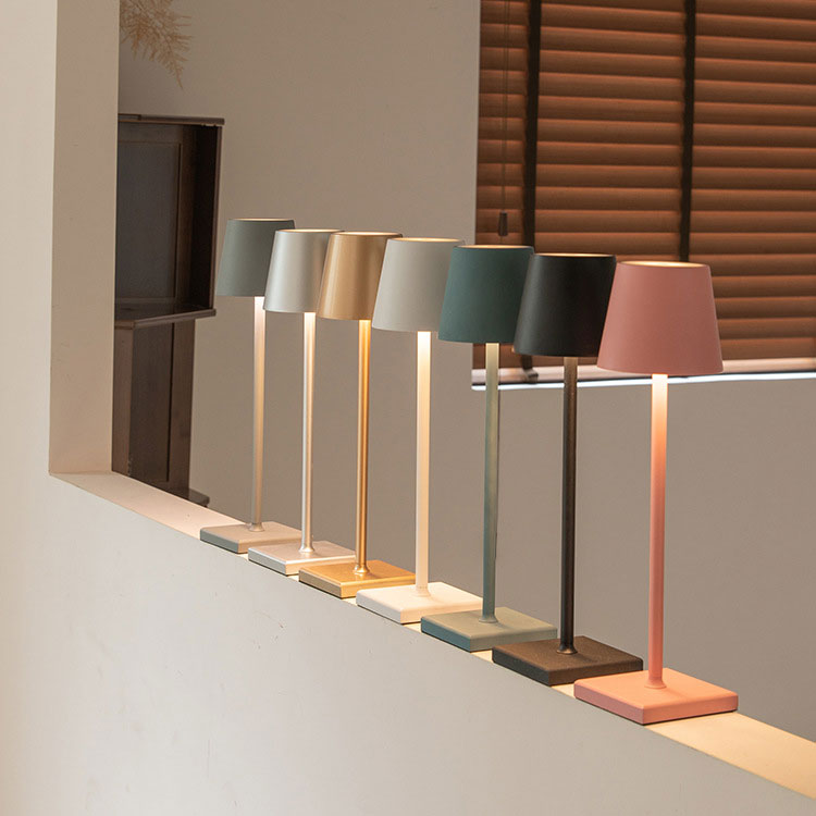 ClassicLume | Kabellose Tischlampe mit modernem Design 1