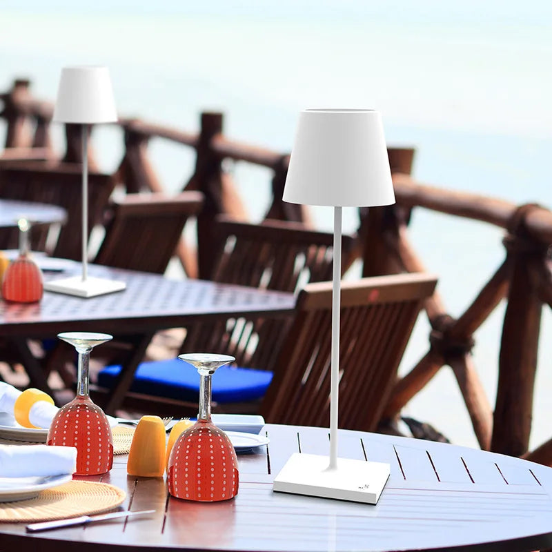 ClassicLume | Kabellose Tischlampe mit modernem Design 3