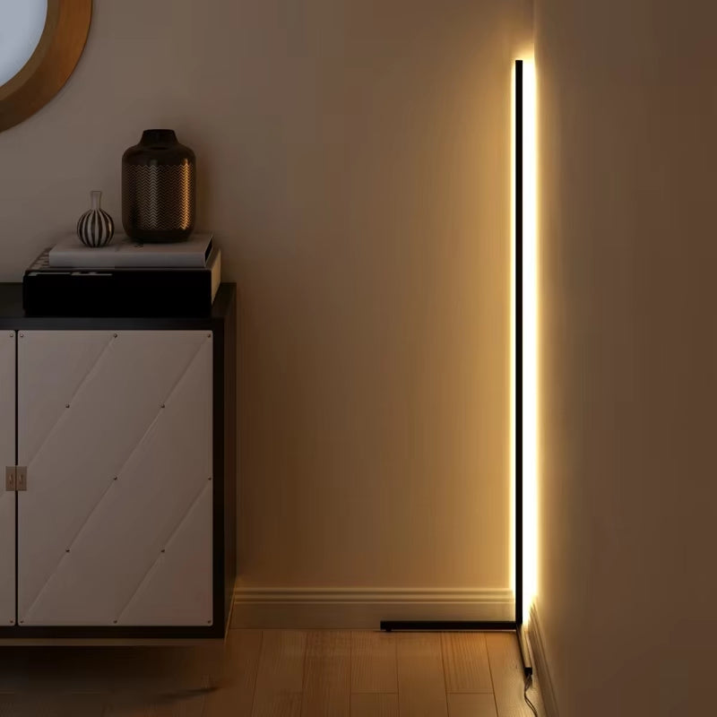 Dimmbare LED-Stehlampe | Ecklicht für stimmungsvolles Ambiente 1