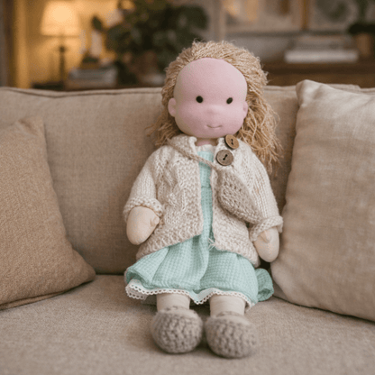 ELORA | Handgefertigte Waldorfpuppe aus Baumwolle 21