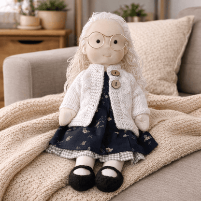 ELORA | Handgefertigte Waldorfpuppe aus Baumwolle 7