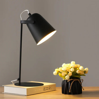 Erion | Moderne LED-Tischlampe für Schreibtisch und Nachttisch 8