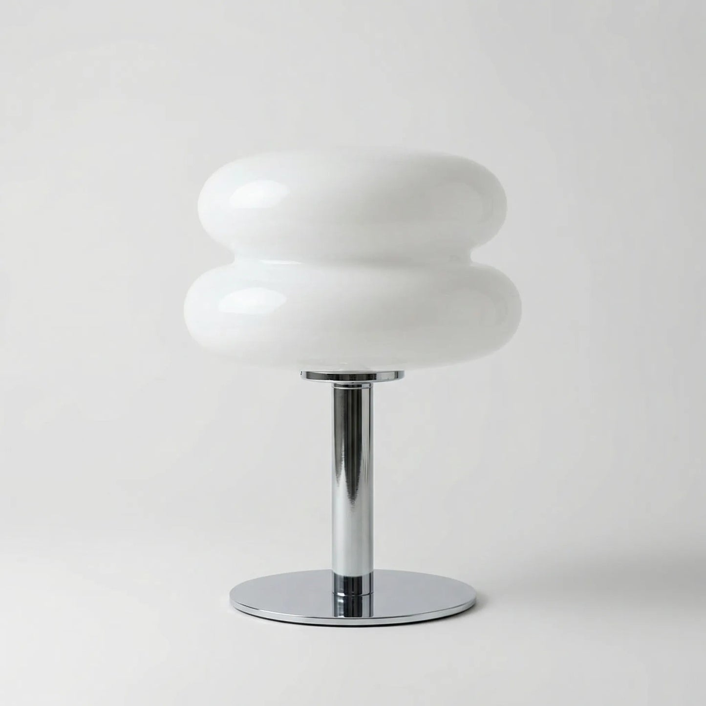 Glowvelle | Skulpturale Tischlampe mit Glasschirm 9