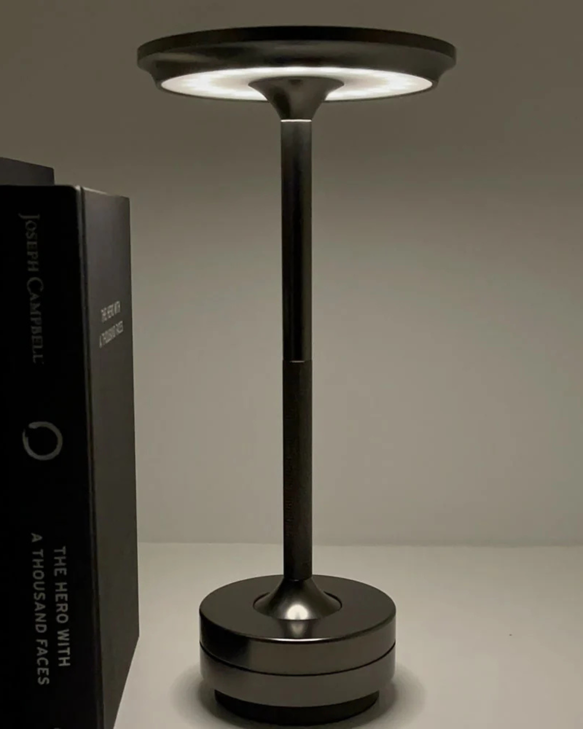 Lumivelle | Skulpturale LED-Tischlampe 7