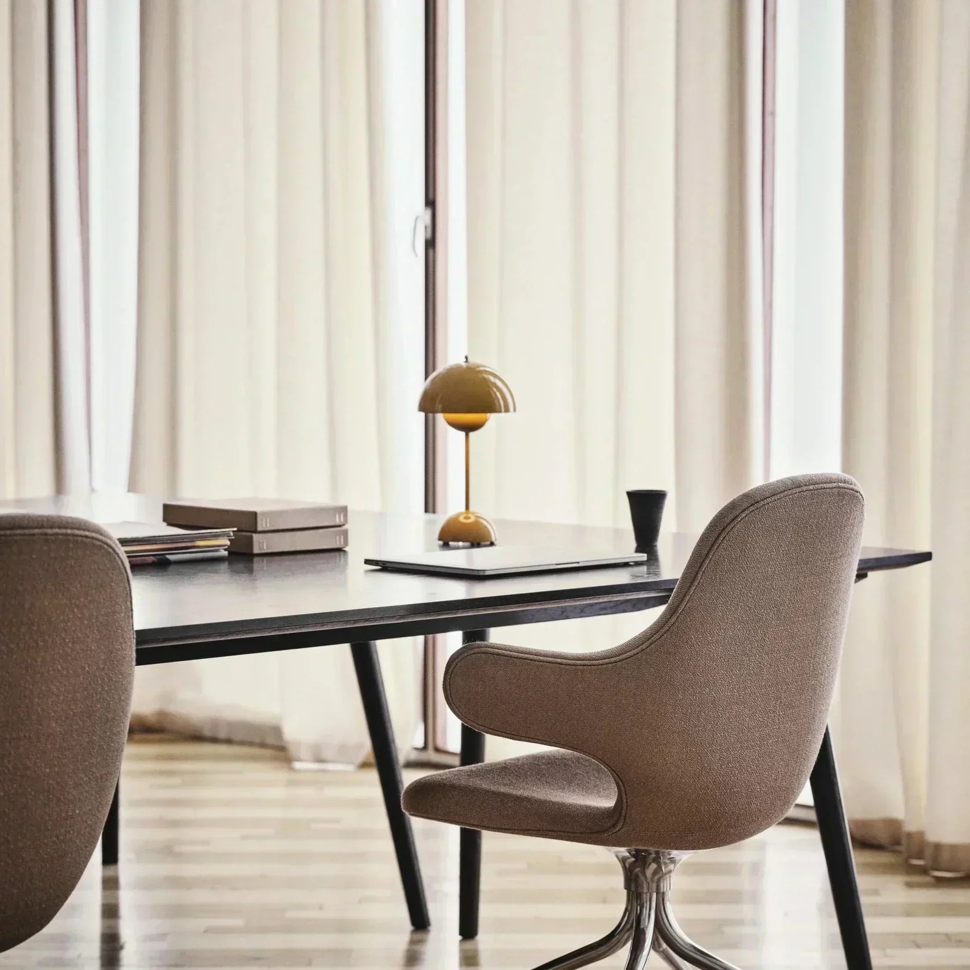 Moderne LED-Lampe | Skandinavische Tischlampe 2