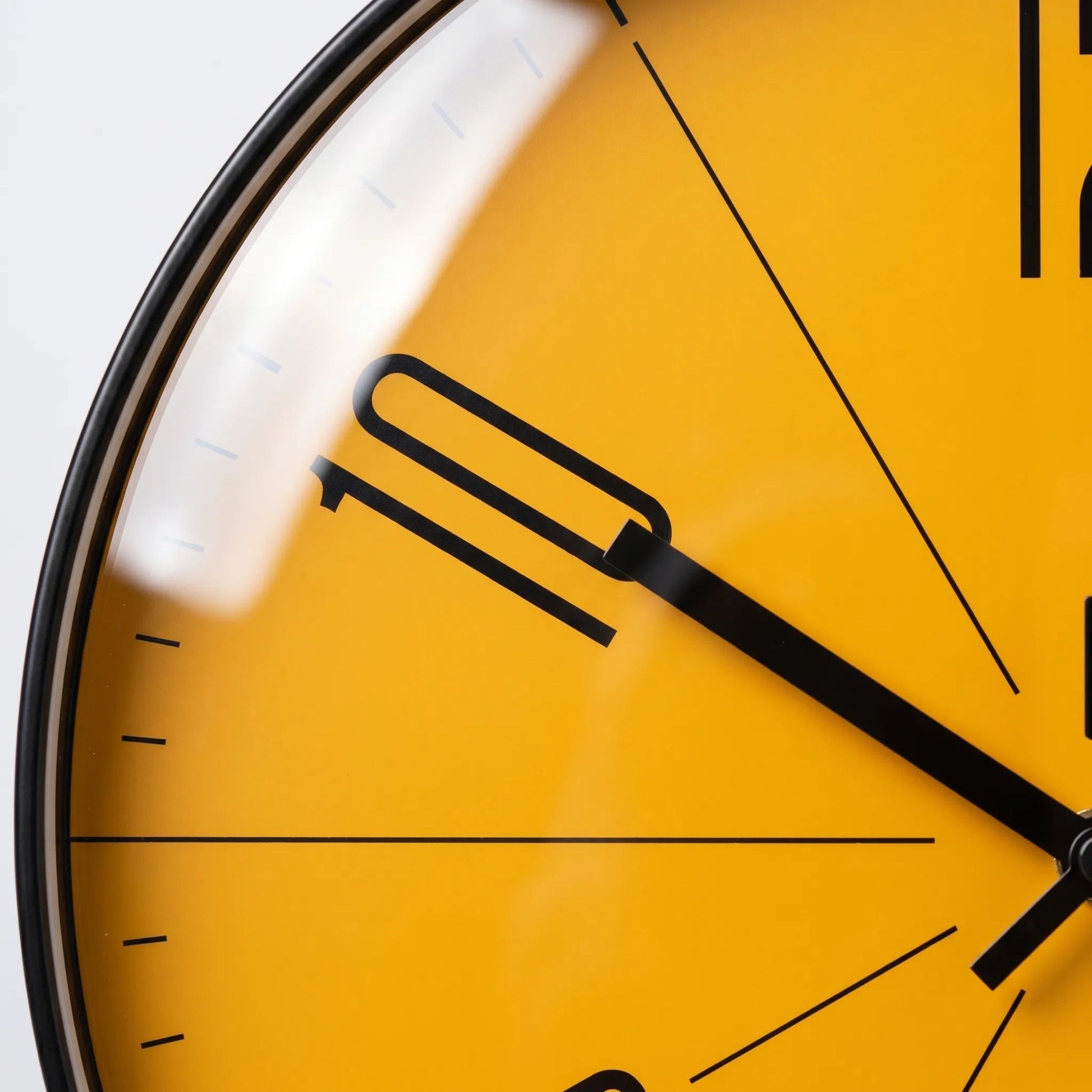 Nordial | Minimalistische Runde Wanduhr 3