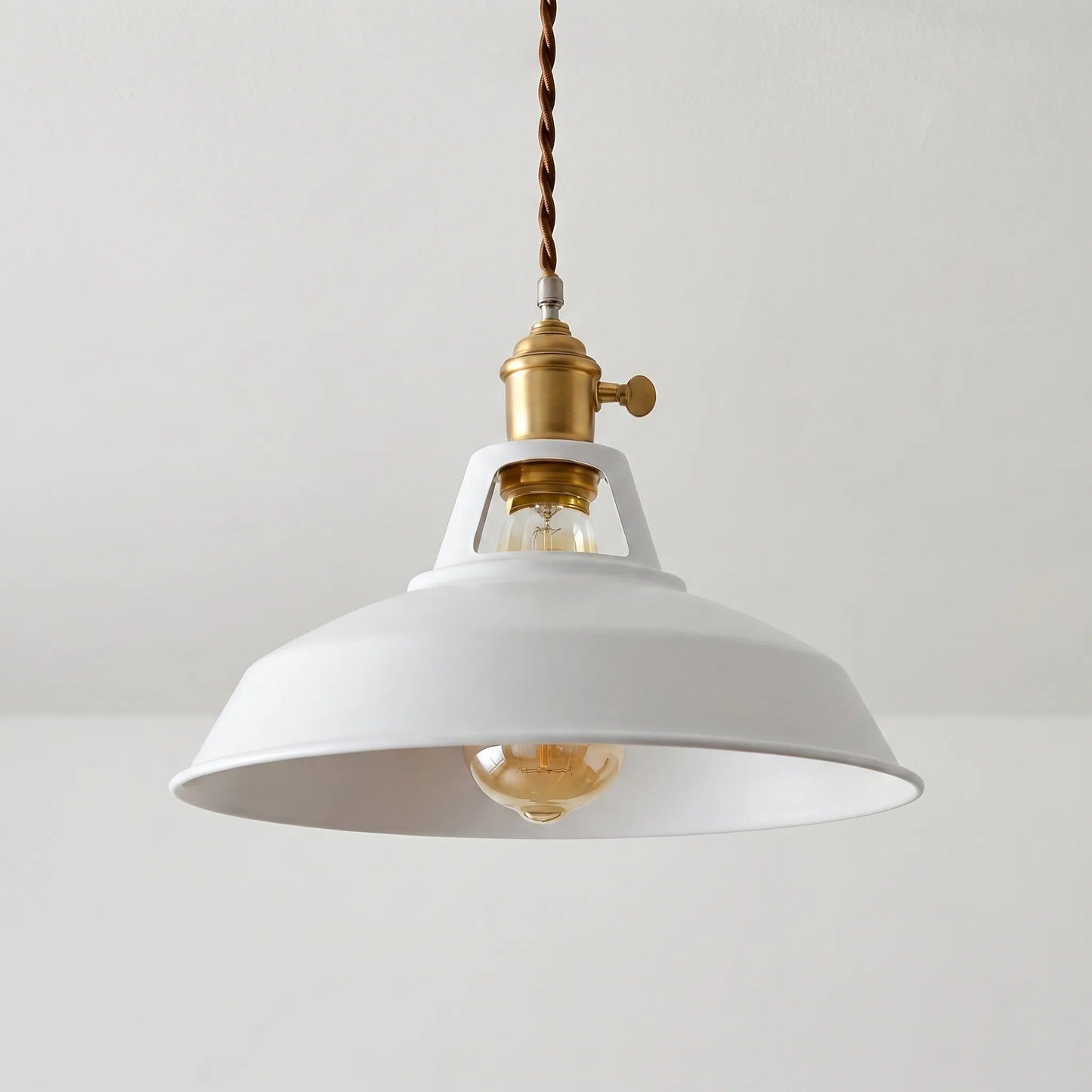 Pendanta | Moderne Hängelampe mit Messingdetails 1
