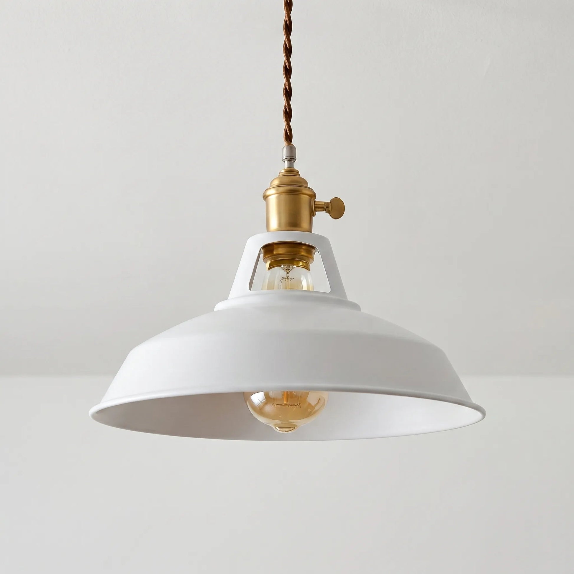 Pendanta | Moderne Hängelampe mit Messingdetails 1